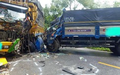 Video TNGT 24/6: Một người nguy kịch sau tai nạn liên hoàn ô tô, xe máy