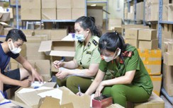 Bắt kho nước hoa, mỹ phẩm “khủng” nghi giả, có thể khởi tố hình sự