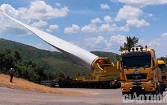 Nỗ lực vận chuyển thiết bị điện gió qua đèo An Khê lên Gia Lai