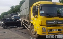 Hiện trường vụ TNGT liên hoàn giữa 9 ô tô trên QL1A khiến 1 người tử vong