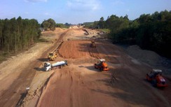 Nhà thầu không mua được đất đắp thi công cao tốc Phan Thiết - Dầu Giây