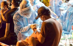 Người bán hàng rong, xe ôm cần thủ tục gì để nhận tiền hỗ trợ Covid-19?