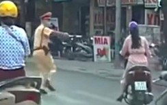 Vượt đèn đỏ... còn chống đối CSGT