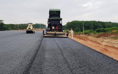 2km cấp phối đá dăm, láng nhựa đầu tiên trên cao tốc Phan Thiết - Dầu Giây