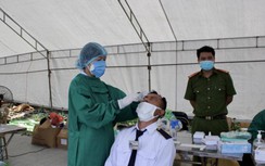 Chùm ảnh: Test nhanh Covid-19 tại chốt kiểm dịch vào TP Hải Phòng