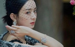 Triệu Lệ Dĩnh đưa con trai đến trường quay: Vô trách nhiệm hay đáng thương?