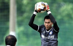 Thủ thành bị HLV Park Hang-seo "bỏ quên" nhận lót tay cực khủng