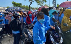 Đà Nẵng: Chen chúc lấy mẫu xét nghiệm ở công ty có ca mắc Covid-19