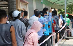 Người dân Hà Nội chen nhau xét nghiệm Covid-19: Chuyên gia cảnh báo gì?