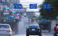 Cận cảnh lực lượng Quân khu 9 phun khử khuẩn tại TP Cần Thơ