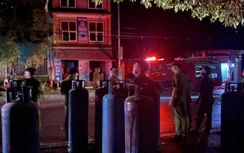 Cháy nhà hàng, cảnh sát PCCC lao vào biển lửa "cứu" hàng chục bình gas