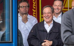 Ứng cử viên tân Thủ tướng Đức xin lỗi vì… cười khi đến thăm vùng bị lũ