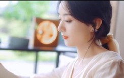 Triệu Lệ Dĩnh đẹp mong manh, minh chứng "gái một con trông mòn con mắt"