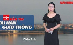 Video TNGT 26/7: Xe tải tông đuôi xe khách, giao thông ùn tắc nghiêm trọng