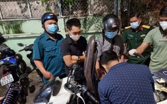 Bị kiểm tra, thanh niên bỏ bạn gái chạy trốn, trong cốp xe có ma túy