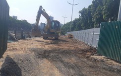 Cận cảnh đường Láng bị "cày xới" ngổn ngang sau 2 năm xén vỉa hè