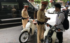 Con bỏ xe khi bị CSGT tuýt còi, muốn nhận lại xe phải làm thế nào?