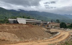 Ưu tiên nguồn lực mở đường xóa nghèo cho đồng bào miền Tây xứ Nghệ