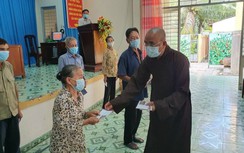 Ông sư xây cầu, làm đường, trao nhà tình thương ở Tiền Giang