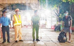 Một thợ hồ đi bộ từ Bình Phước về Cà Mau tránh dịch