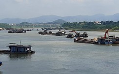 Bến nổi không phép náo loạn sông Lô