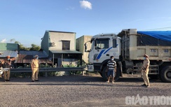 Liên tiếp xử lý xe ben chở "có ngọn", rơi vãi trên tuyến QL19 Bình Định