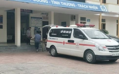 Xô xát trong bữa cơm, vợ chết, chồng và con gái 18 tuổi bị thương