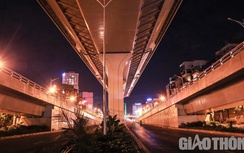 Lặng ngắm Hà Nội trầm mặc khi thành phố lên đèn