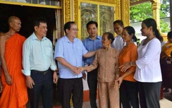 Lo cho đồng bào dân tộc từ cái nhà, miếng đất...