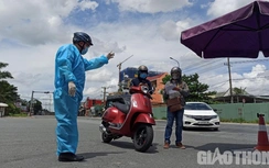 Từ Thanh Hóa vào TP.HCM... chăm vợ sắp sinh bị "mắc kẹt" ở chốt kiểm dịch