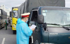 Tài xế xe "luồng xanh" chở 10 người từ vùng dịch về, trốn khai báo y tế