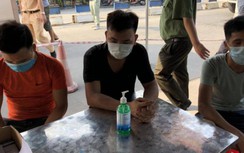 Trốn trong thùng xe tải định "thông chốt", 2 thanh niên bị phạt 15 triệu