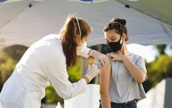 Tiêm đủ liều vaccine, giảm nguy cơ lây nhiễm Covid-19 tới 3 lần