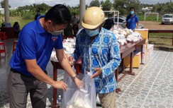Những phần quà nghĩa tình gửi đến đồng bào Khmer khó khăn mùa dịch