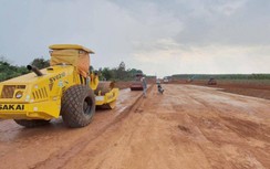 Bộ GTVT yêu cầu bổ sung “luồng xanh” vận chuyển thiết bị làm đường cao tốc