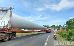Cận cảnh đoàn xe siêu trường siêu trọng “hành quân” lên Tây Nguyên