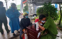 Bé gái hơn 10 ngày tuổi và mẹ ở Sóc Trăng mắc Covid-19