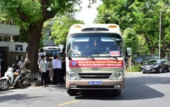 Hơn 90 y, bác sĩ Bệnh viện Trung ương Huế vào TP.HCM chống dịch