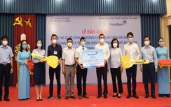 VietinBank trao tặng 2 xe cứu thương chất lượng cao tại Đà Nẵng