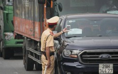 Hà Nội tăng cường kiểm tra, xử nghiêm xe “luồng xanh” giả