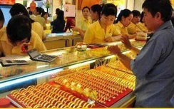 Giá vàng hôm nay 18/8: Vàng trong nước đồng loạt “đình công”