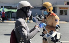 Công an Bình Thạnh phát hiện giấy xác nhận giấy đi đường giả không thời hạn