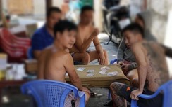 Tụ tập đánh bạc bất chấp lệnh cấm, 7 người bị đề xuất phạt 84 triệu đồng