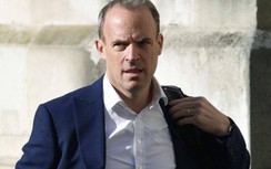 Ngoại trưởng Anh bị chỉ trích mải du lịch, lơ là tình hình Afghanistan