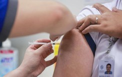 Có nên chườm nóng vết sưng sau tiêm vaccine phòng Covid-19?