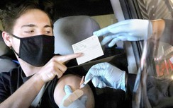 Nở rộ nạn bán chứng nhận tiêm vaccine Covid-19 giả ở nhiều nước