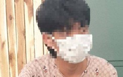 Tài xế xe máy tắt đèn, cố tình tông trọng thương Trung uý công an