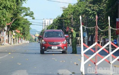 Rào kẽm gai, công an chốt chặt, đường Vinh vắng vẻ ngày đầu "yên tại chỗ"
