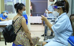 Tiêm 2 mũi vaccine AstraZeneca sớm hơn 8 tuần có gặp phản ứng phụ mạnh hơn?