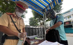 Xuất hiện tình trạng giấy đi đường giả ở TP.HCM